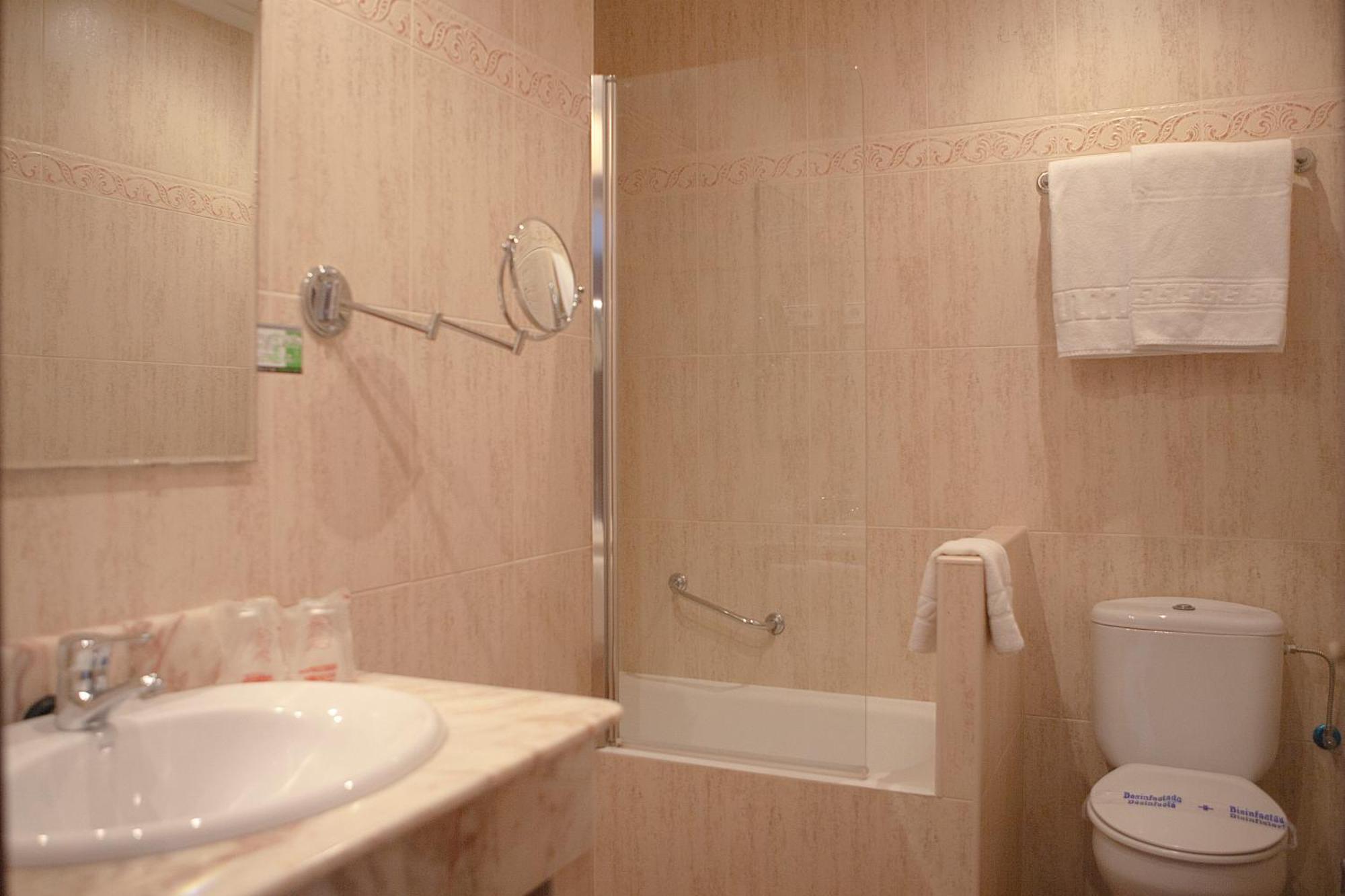 Hotel Josein Comillas Kültér fotó